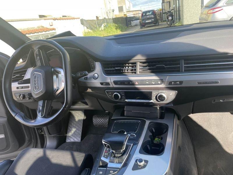Audi Q7 3.0 TDI quattro tiptronic S- LINE
