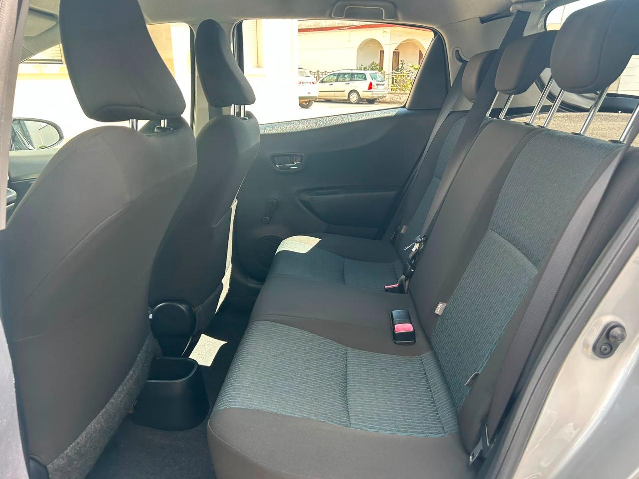 Toyota Yaris 1.0 51 Kw 5P LOUNGE RET. - 2012