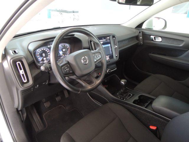 VOLVO XC40 T2 Momentum
