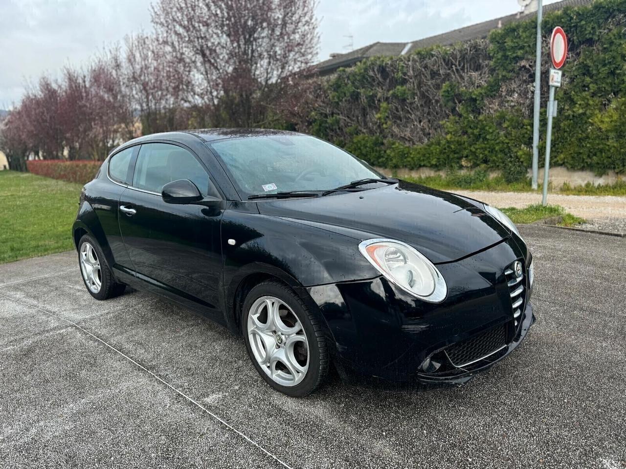 Alfa Romeo MiTo 1.6 JTDm 16V Distinctive Sport Pack