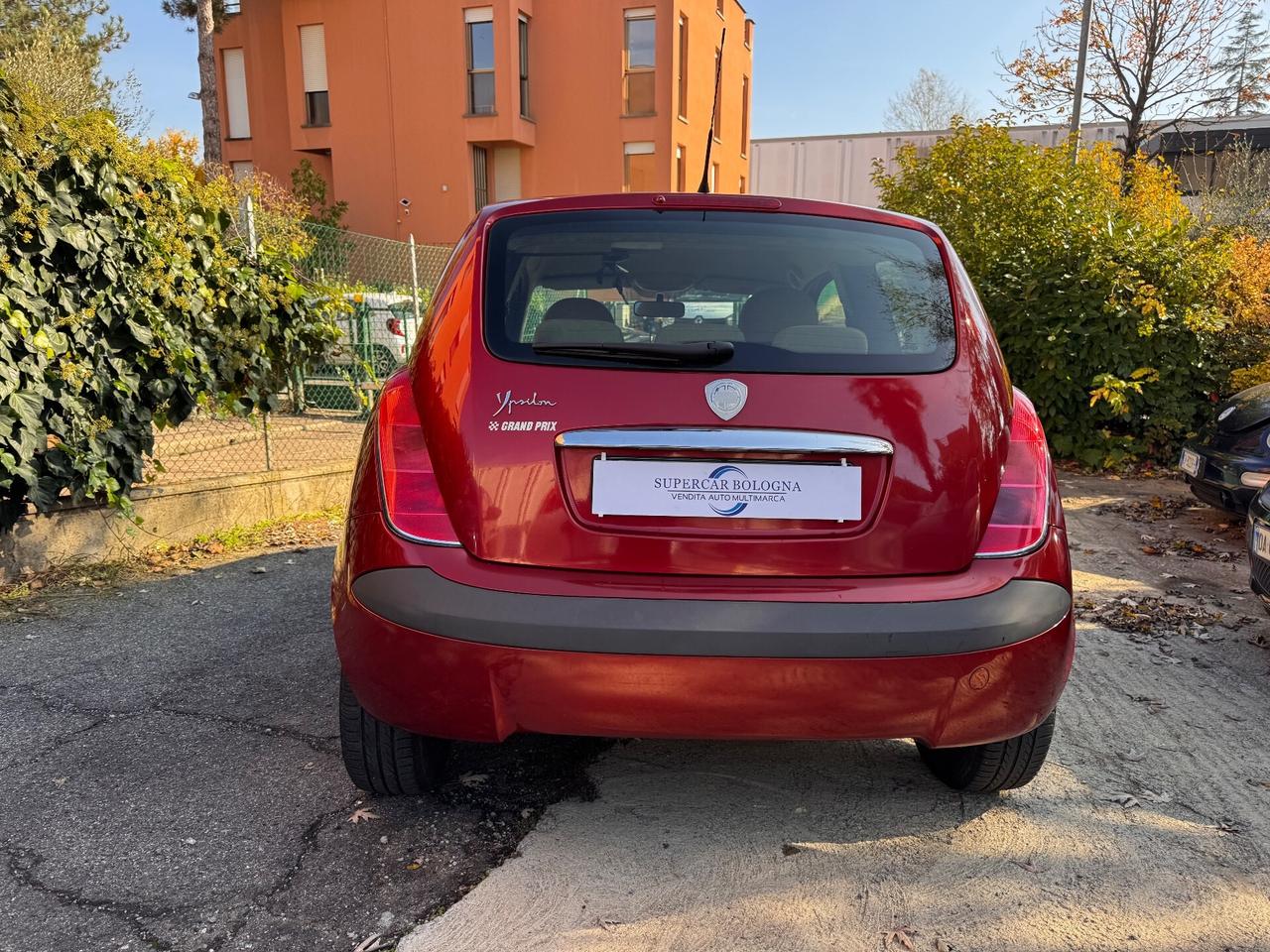 Lancia Ypsilon 1.2 16V Platino