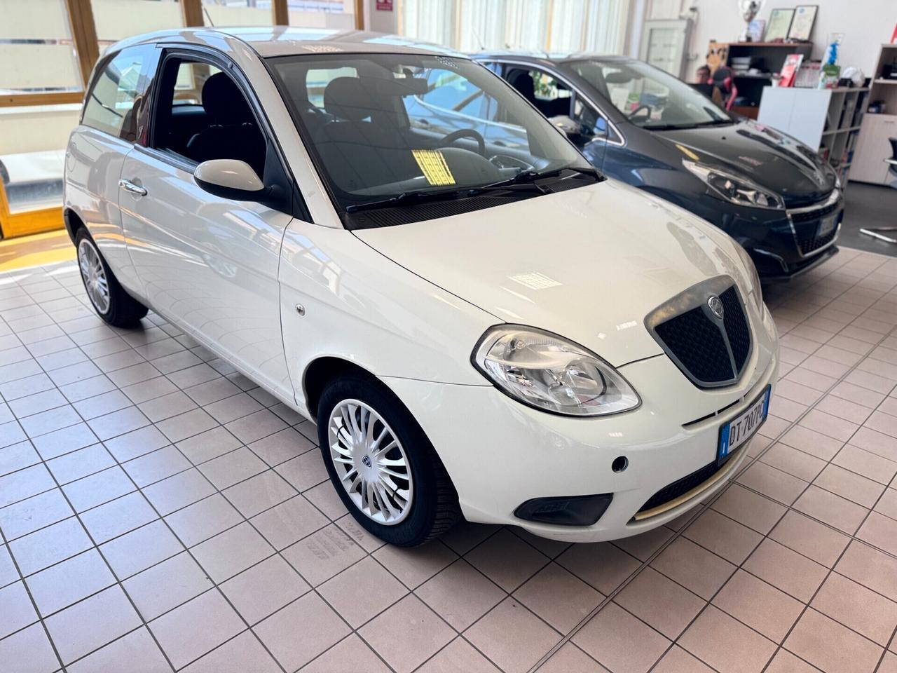 Lancia Ypsilon 1.2 Argento