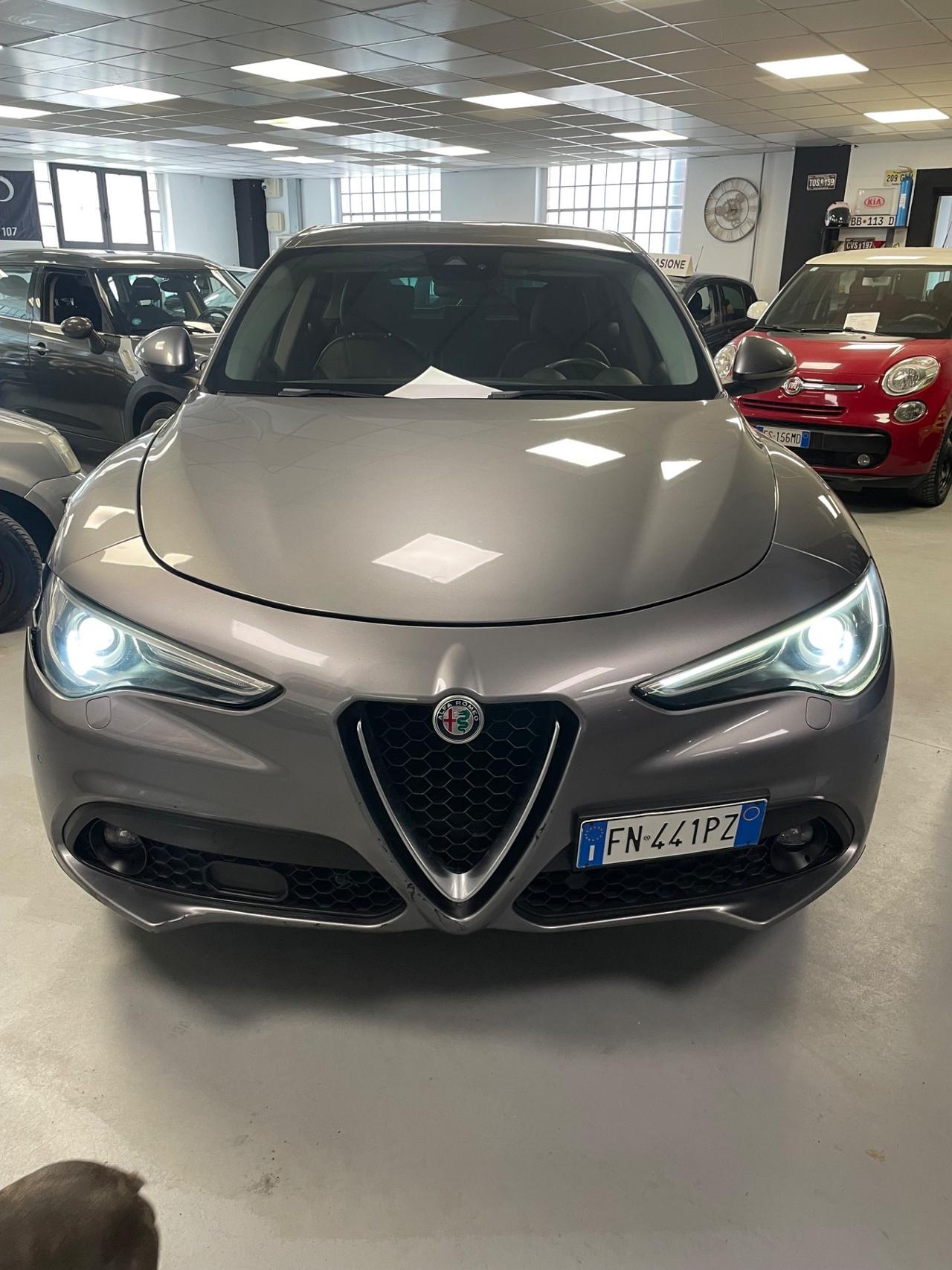 Alfa Romeo Stelvio 2.2 Turbodiesel 180 CV AT8 RWD Executive