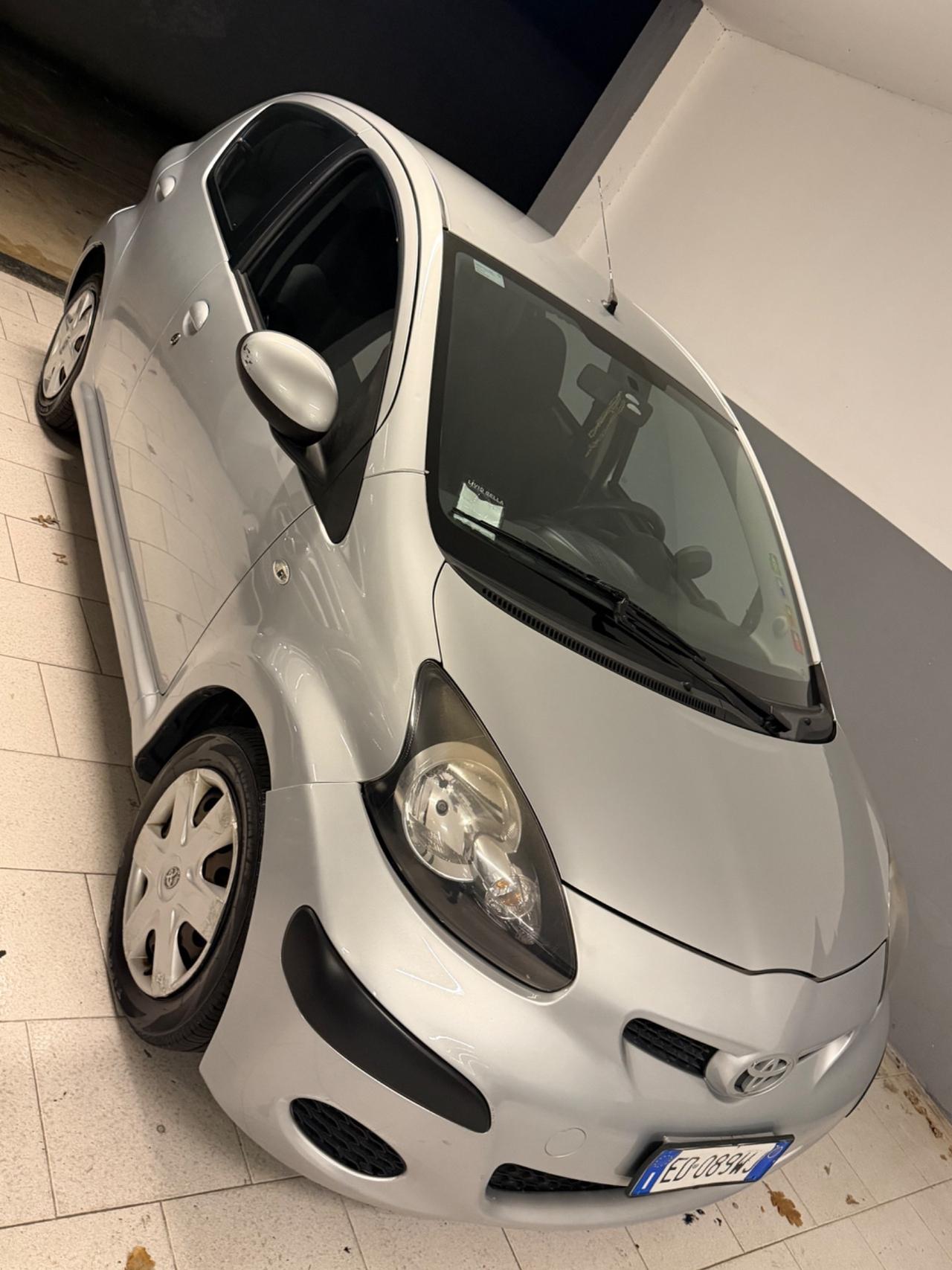 Toyota Aygo 1.0 12V VVT-i 5 porte Now Connect
