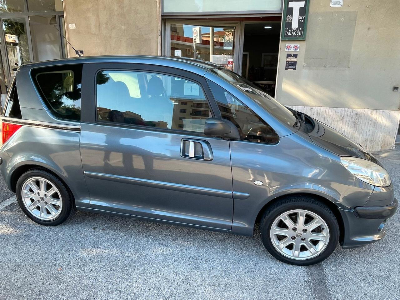 Peugeot 1007 1.4 HDi Happy