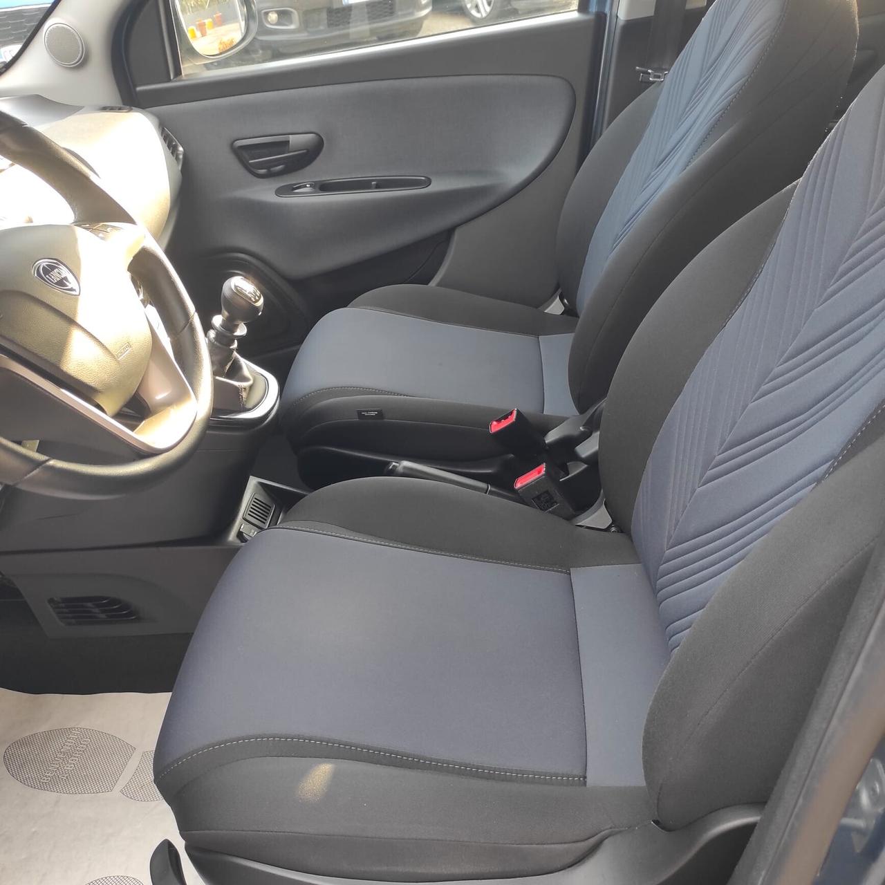 Lancia Ypsilon 1.0 Bz 70 Cv Hybrid Gold