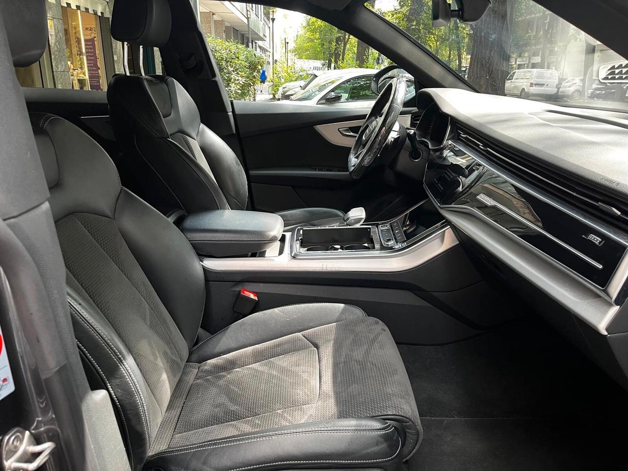 Audi Q8 55 TFSI S line quattro tiptronic Sport