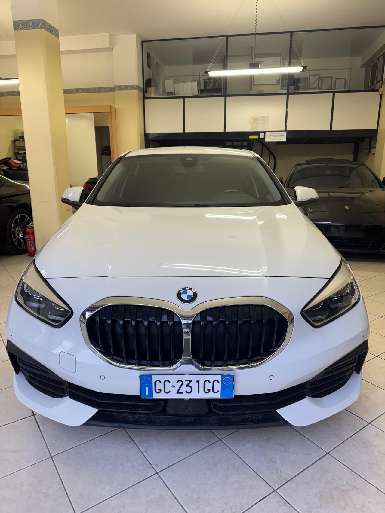 Bmw 116 116d 5p. Business Advantage