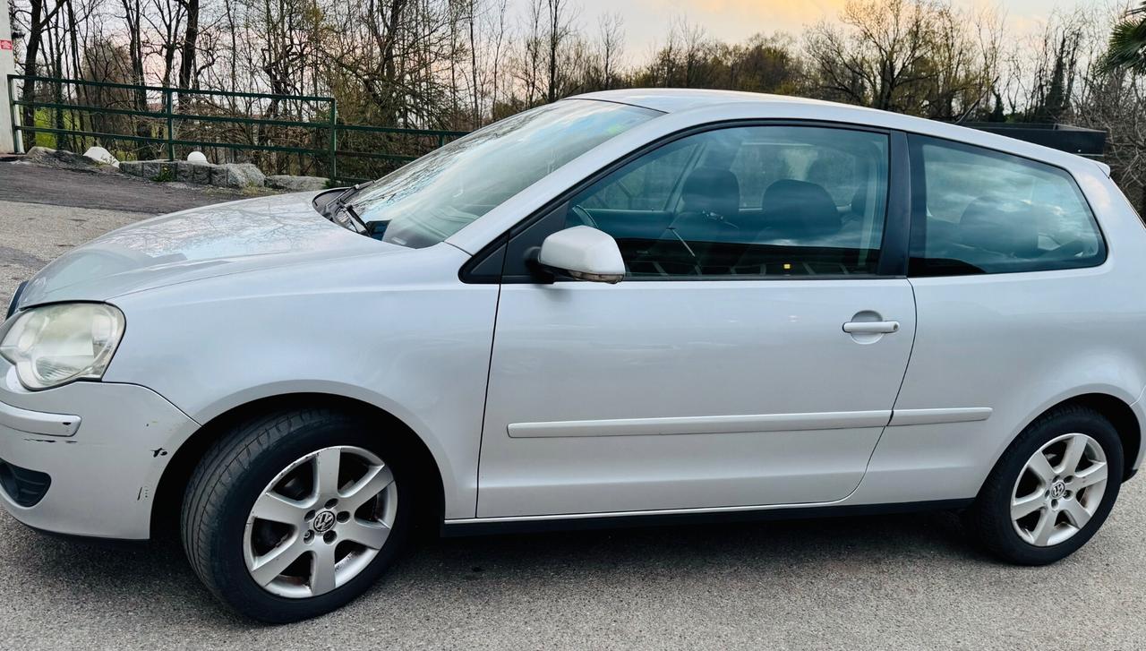 Volkswagen Polo 1.4/75CV 16V 3p. Sportline