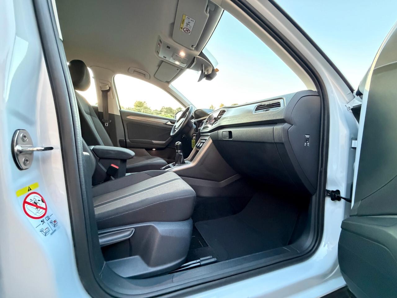 Volkswagen T-Roc/1.0 TSI 110 CV/CAR PLAY/CERCHI 17"/NEOPATENTATI