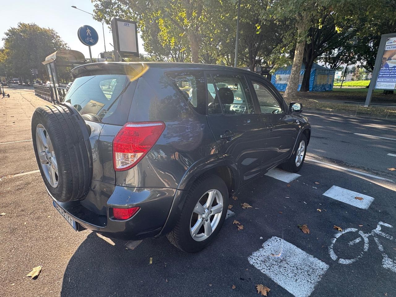 Toyota RAV 4 2.2 D 177 CV Luxury 4x4