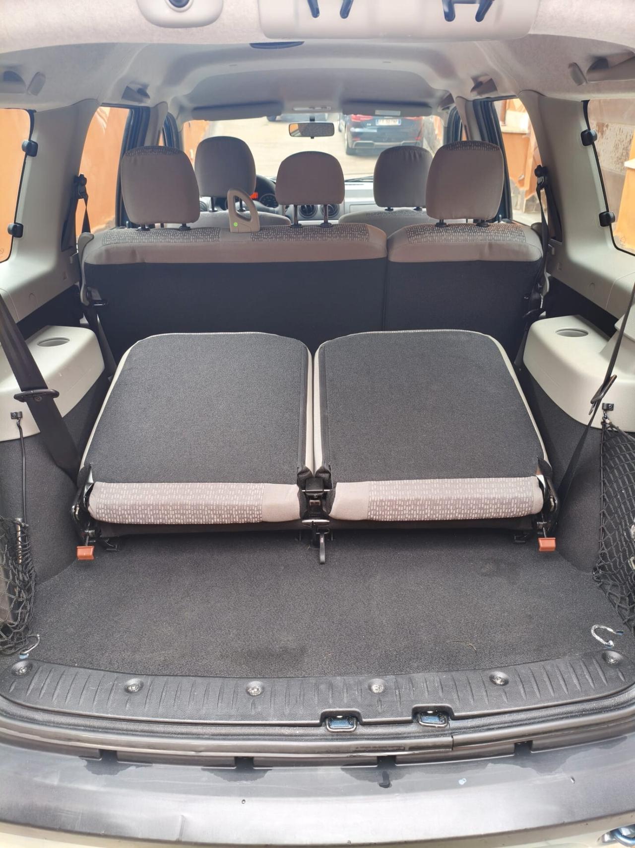 Dacia Logan MCV Lauréate - 7 posti - SOLO 8.000 KM