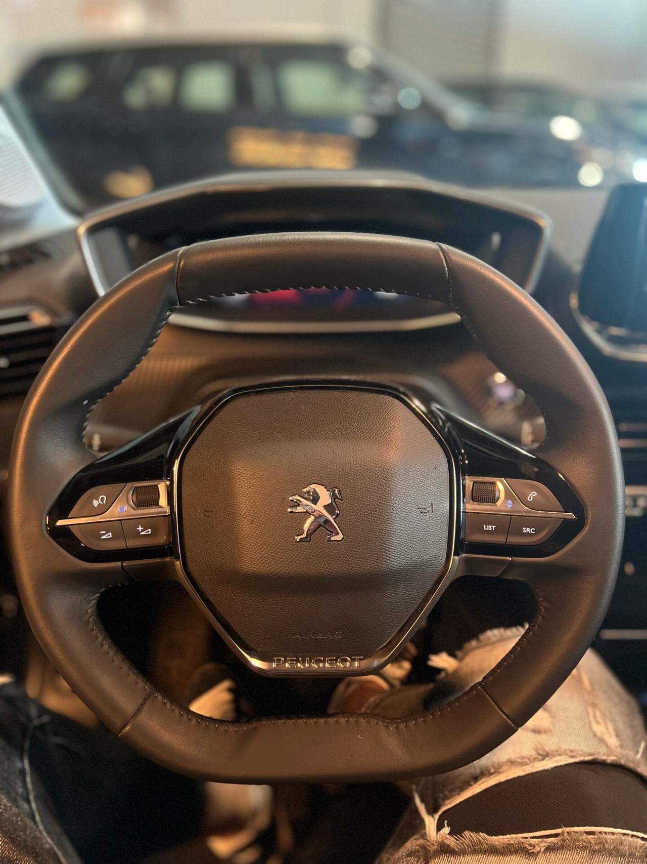 Peugeot 208 PEUGEOT 208 PureTech 75KW
