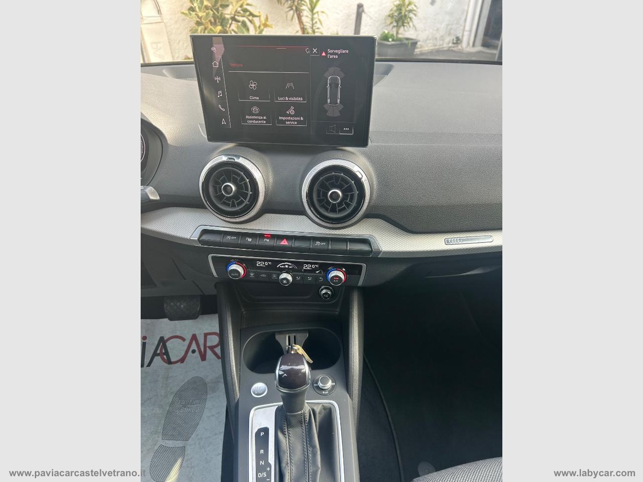 AUDI Q2 35 TFSI S tronic Identity Black