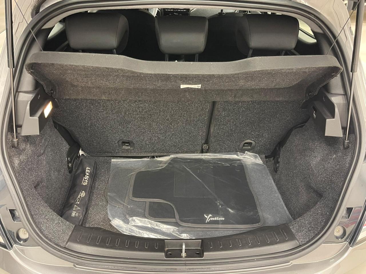 LANCIA YPSILON 1.0 HYBRID 70CV SILVER