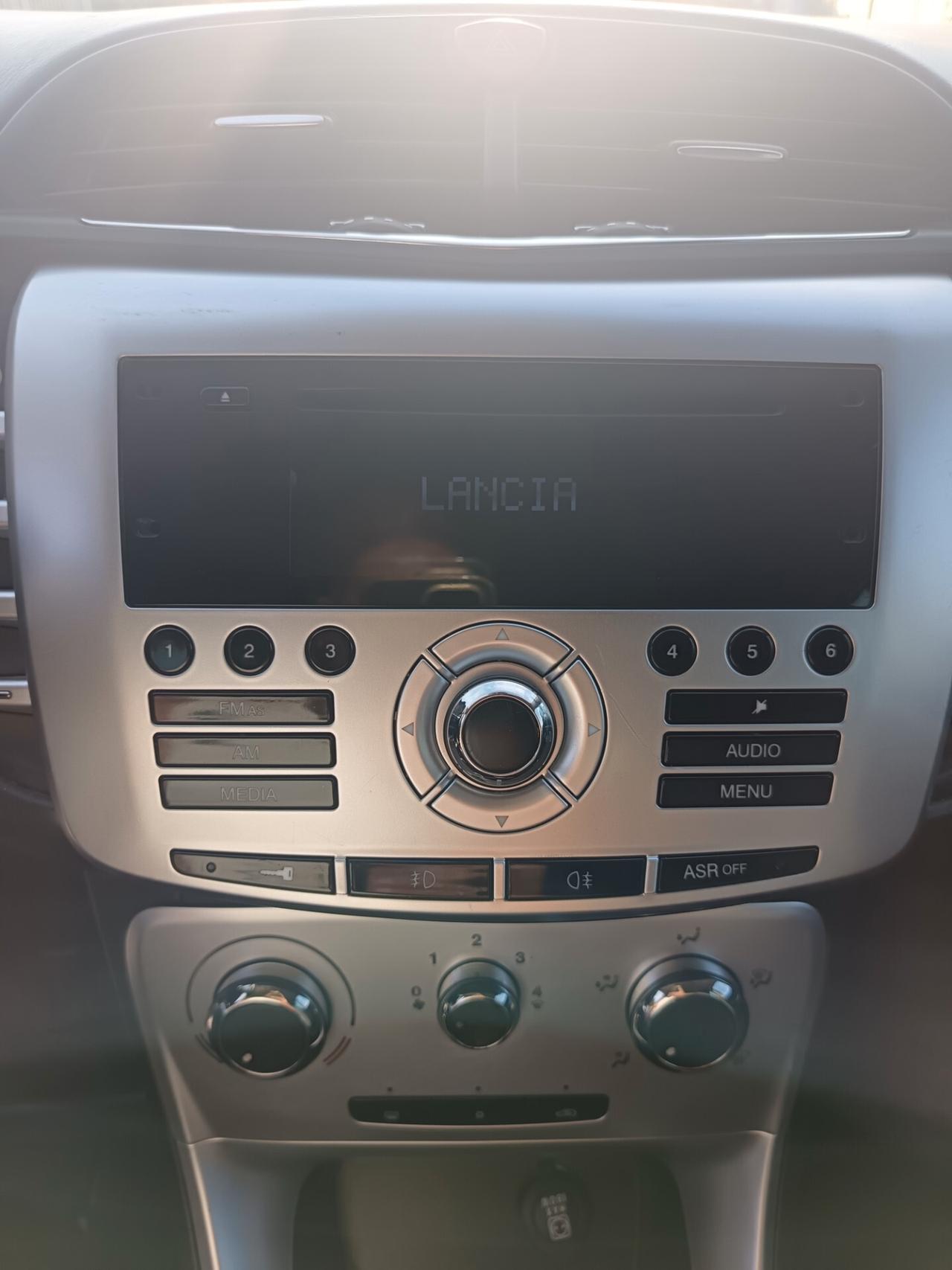 Lancia Delta 1.4 T-Jet 120 CV Silver Ecochic GPL