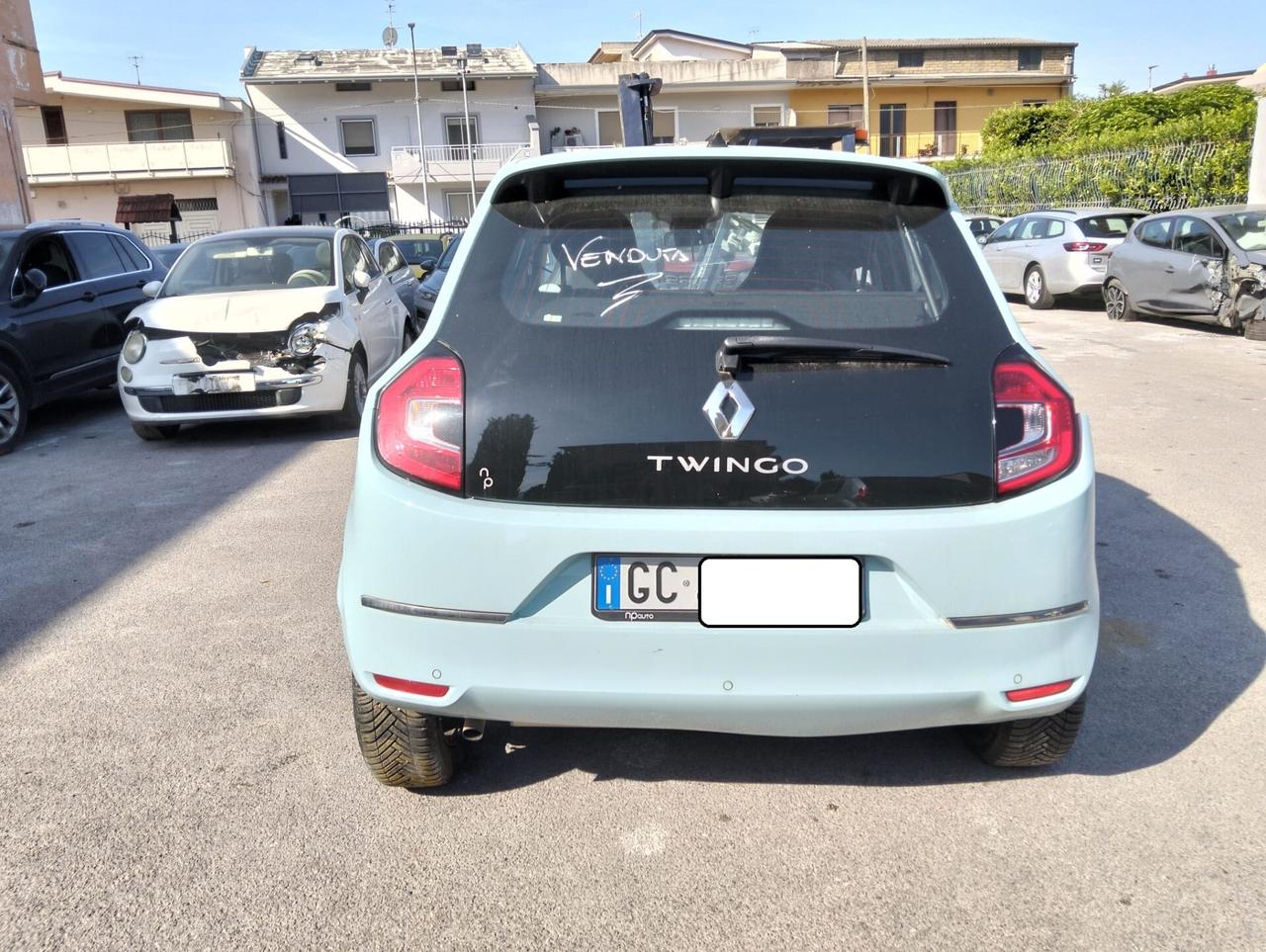 Renault Twingo 900 Benzina EDC 2020 SINISTRATA