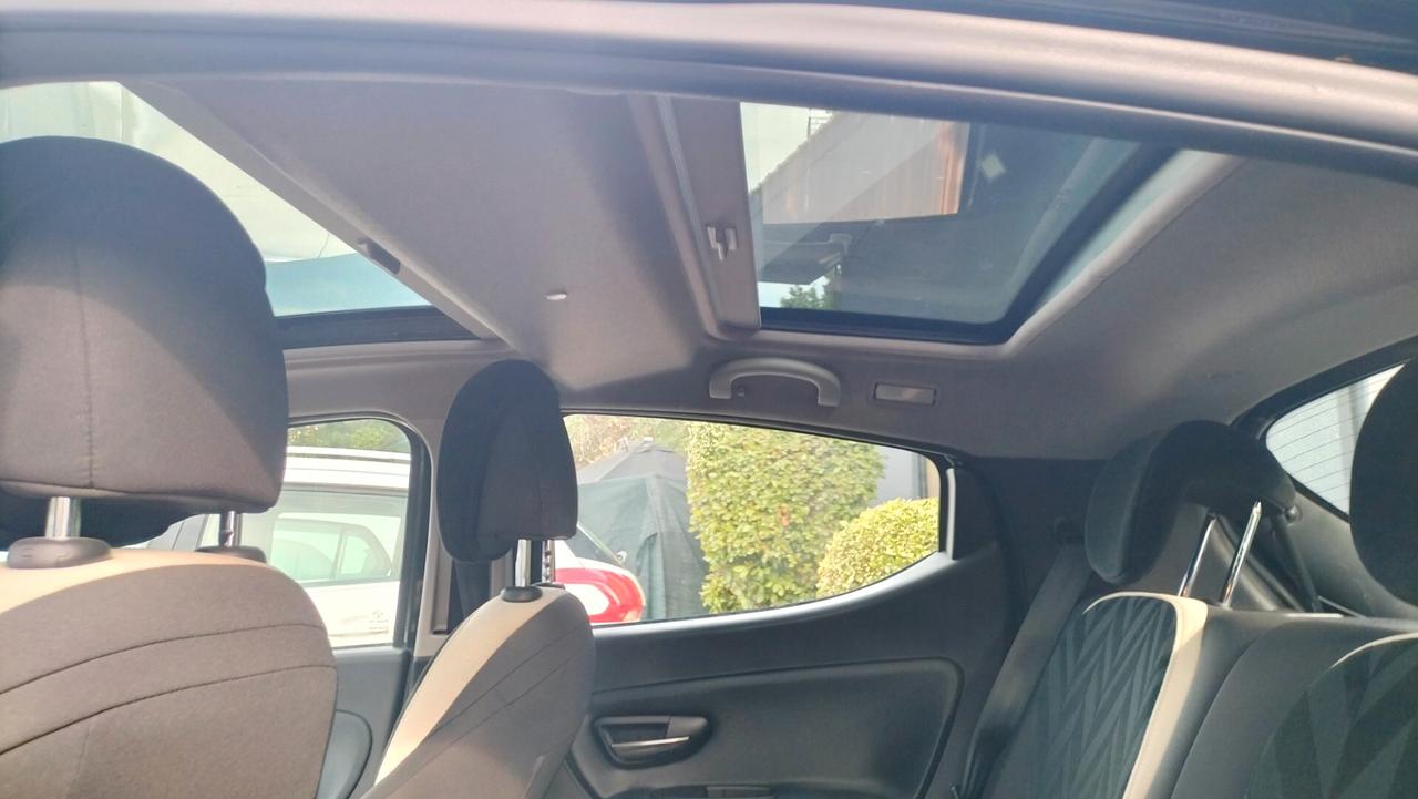 Lancia Ypsilon 1.2 DOPPIO TETTO NAVIGATORE PREZZO REALE