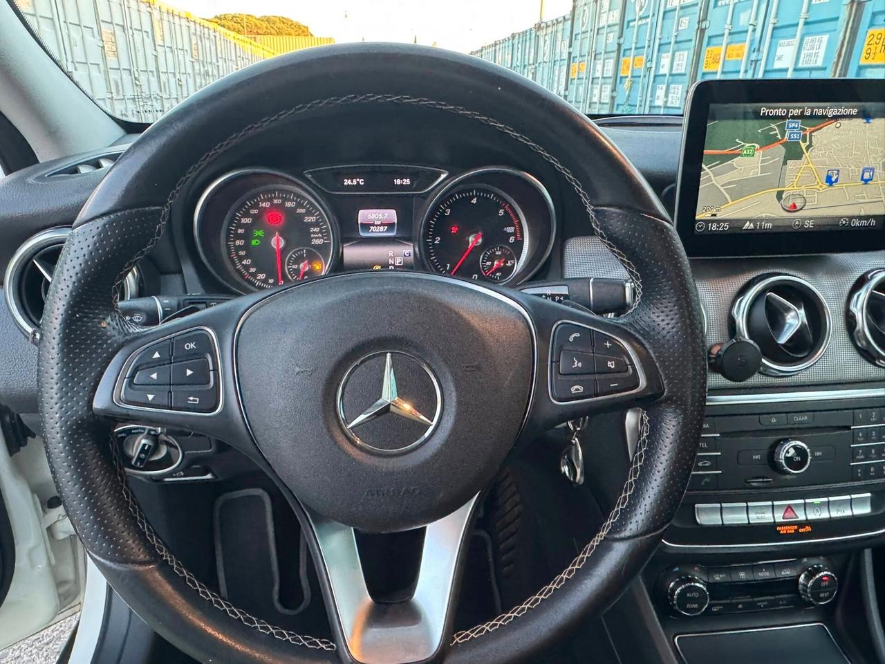 Mercedes-benz GLA 200 180 d Automatic Premium