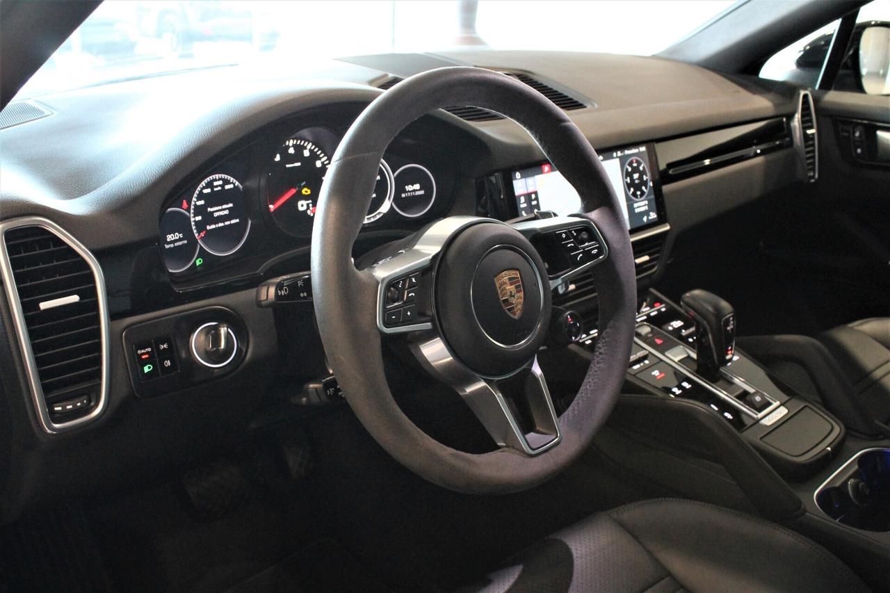PORSCHE CAYENNE COUPÉ 3.0 V6