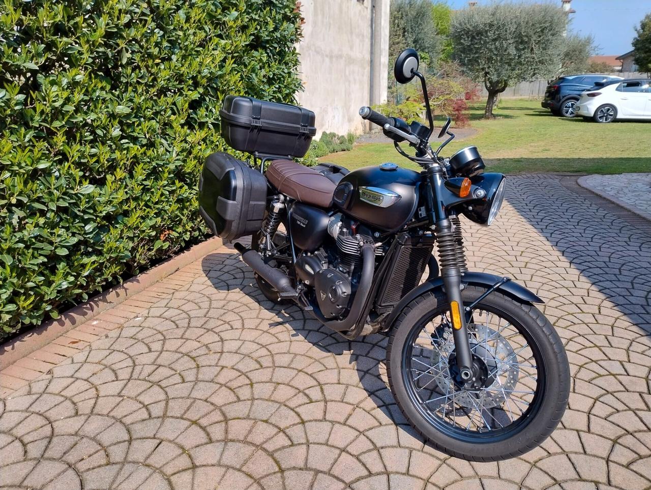 Triumph Bonneville T100 Black Nero opaco