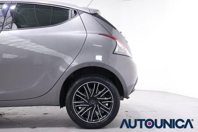 LANCIA Ypsilon 1.2 69 CV 5 PORTE GPL ECOCHIC ELEFANTINO BLU