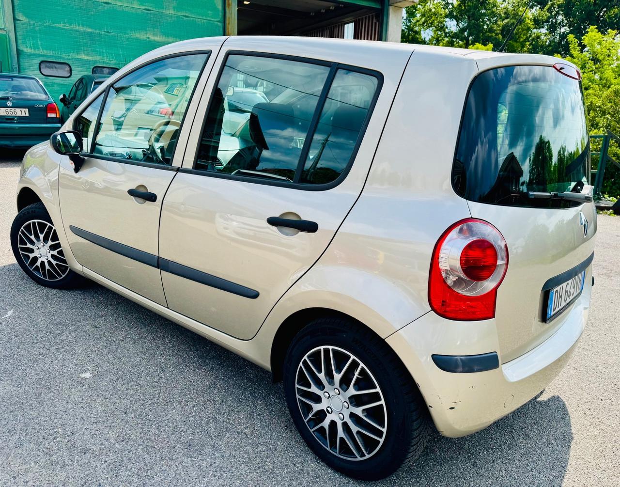 Renault Modus 1.2 16V Luxe 55kw
