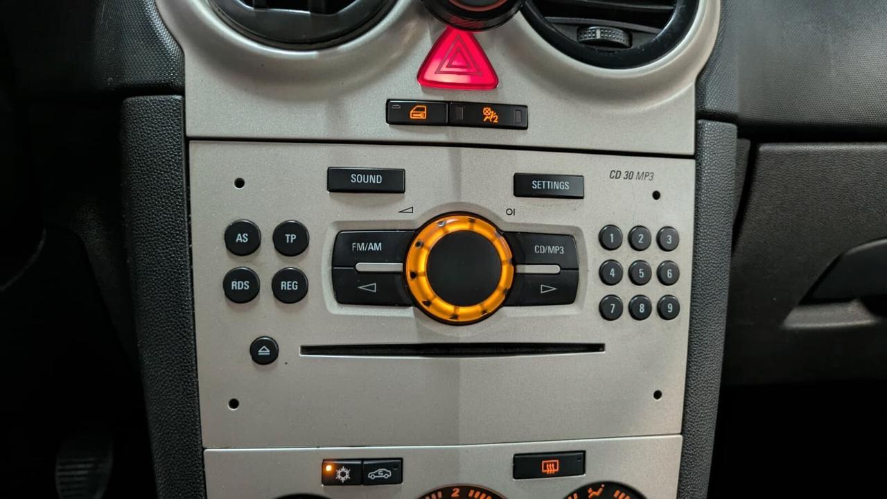 Opel Corsa 1.2 5 porte Cosmo