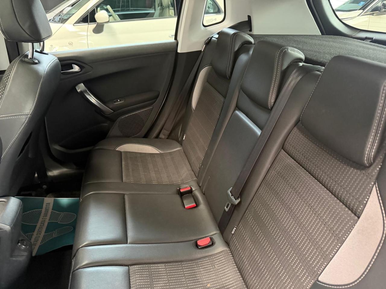 Peugeot 2008 Neopatentati+Tetto+Pelle+Allure