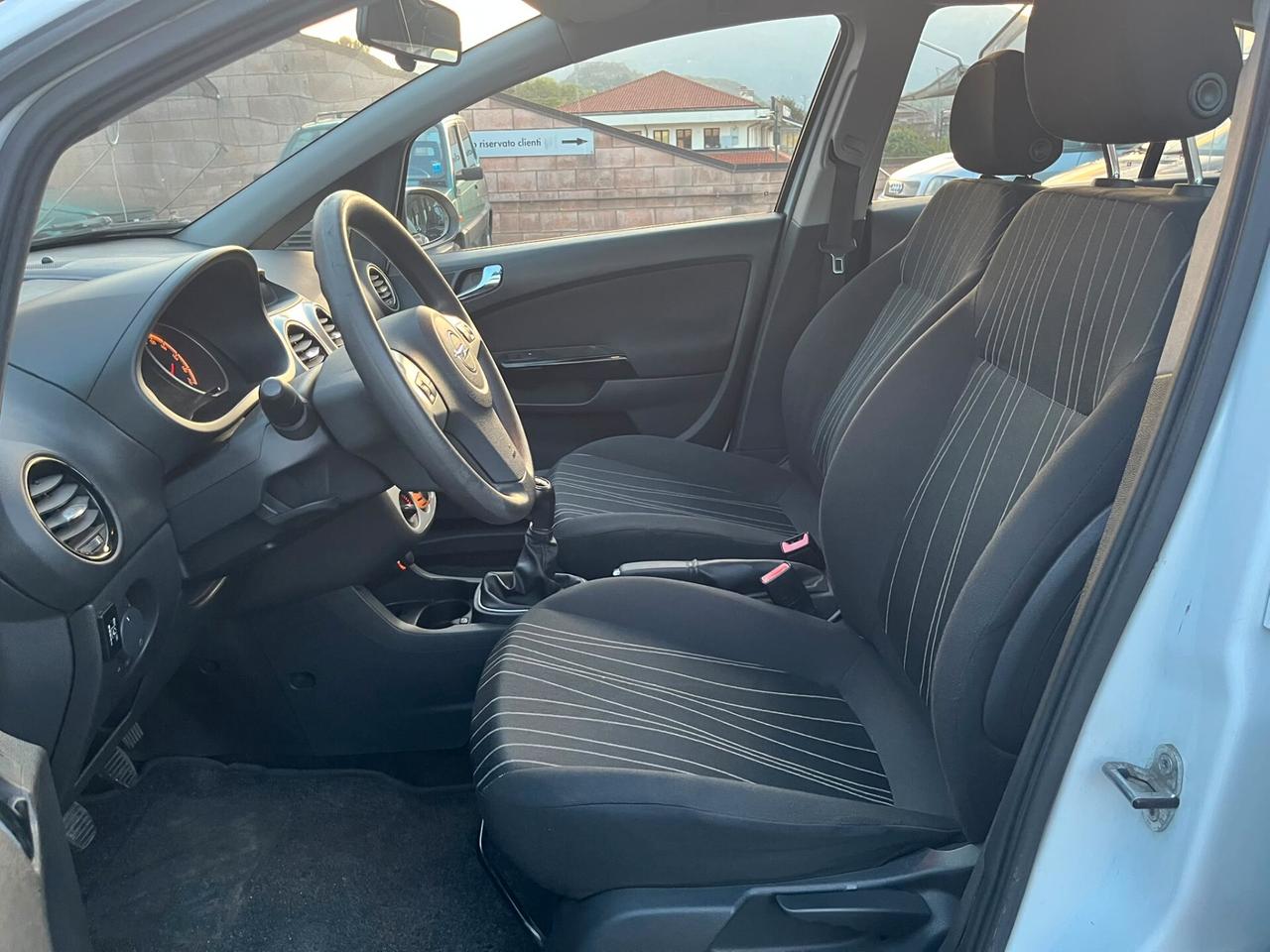 Opel Corsa D 1.2 80cv Enjoy Benzina e GPL Fabbrica