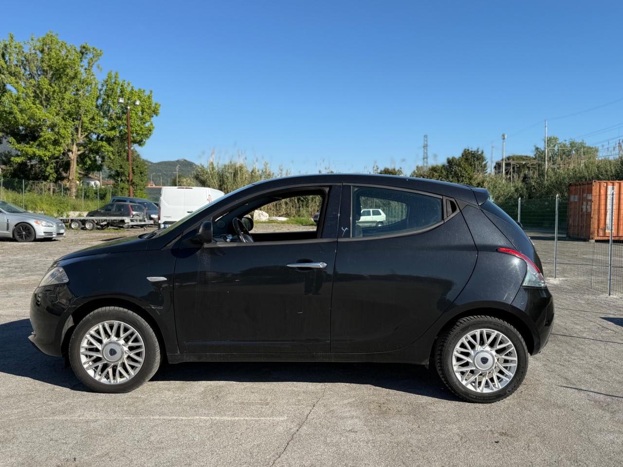 Lancia Ypsilon 1.3 MJT 16V 95 CV 5 porte S&S Silver