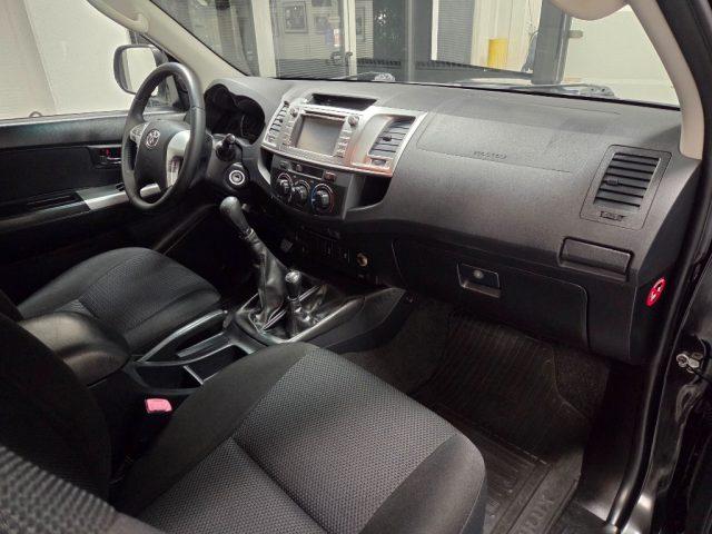 TOYOTA Hilux D-4D 4WD EXTRA CAB MANUALE