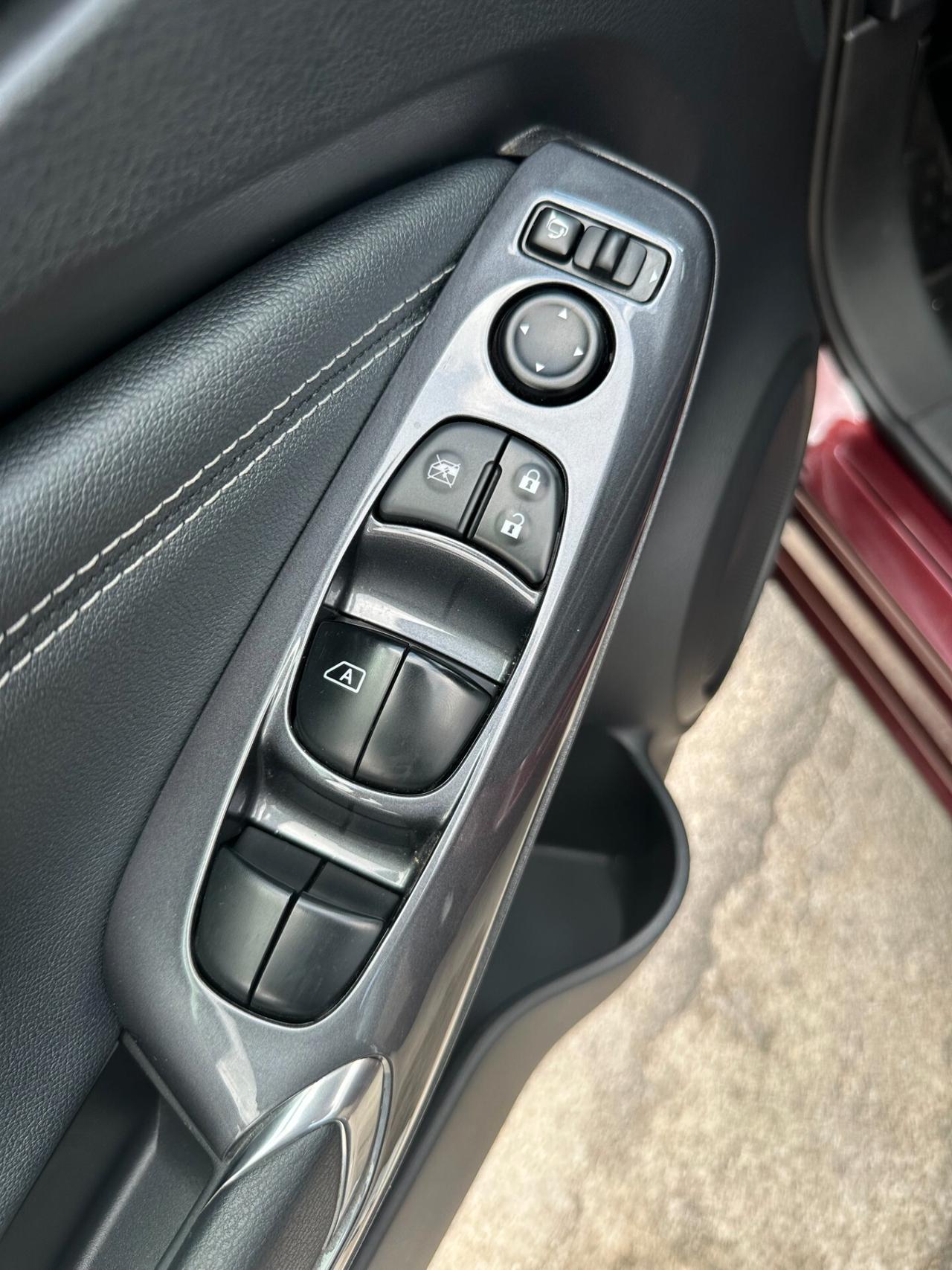 Nissan Juke 1.0 DIG-T 114 CV N-Connecta