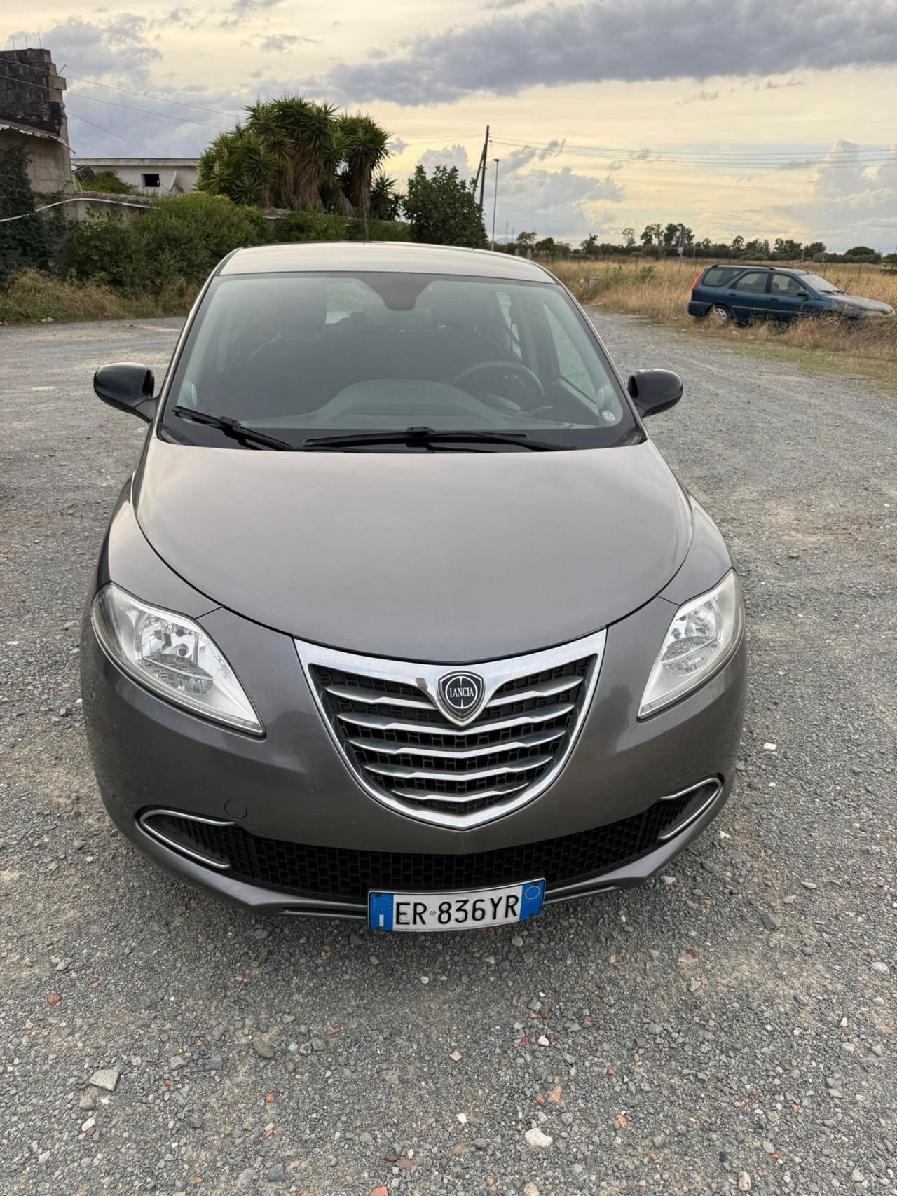 Lancia Ypsilon 1.2 Benz- Neopatentati-Anche Permuta