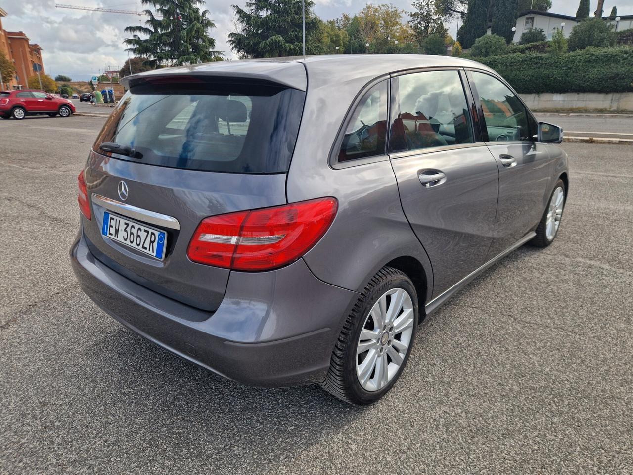 Mercedes-benz B 180 Premium Distribuzione fatta