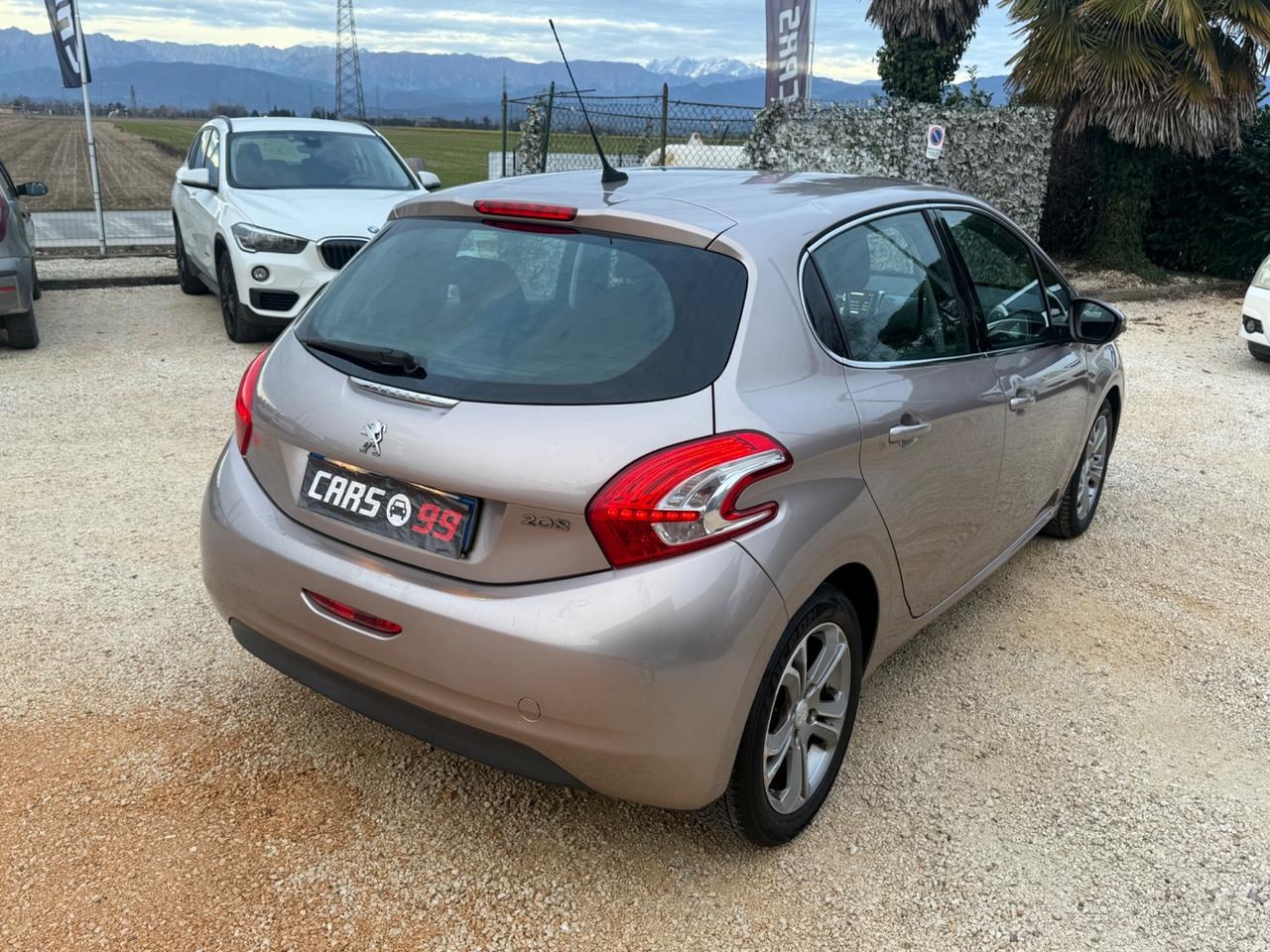 Peugeot 208 1.4 HDi 68 CV 5 porte Allure