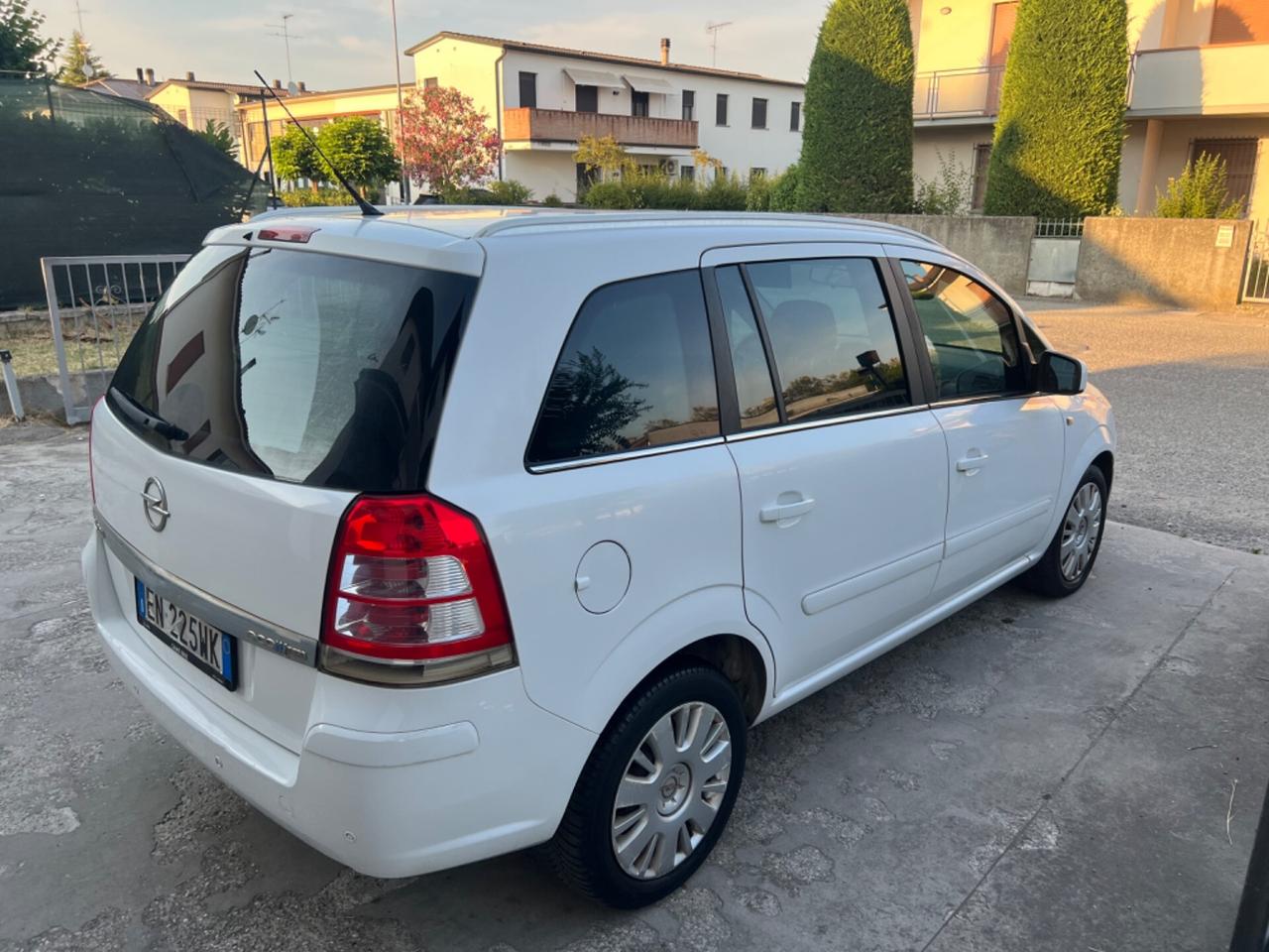 Opel Zafira 1.6 TURBO METANO 2029 7 POSTI 2013