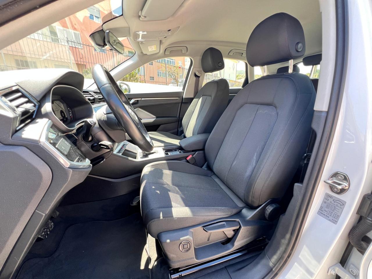 Audi Q3 35 TDI quattro S tronic Business Sport