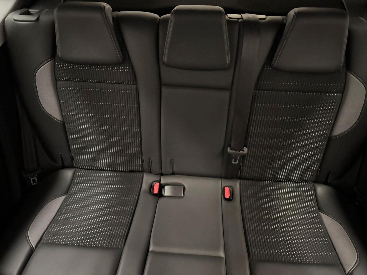 Peugeot 2008 cambio manuale
