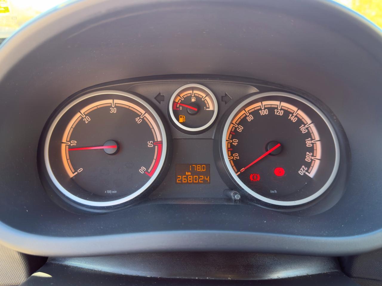 Opel Corsa 1.3 75CV