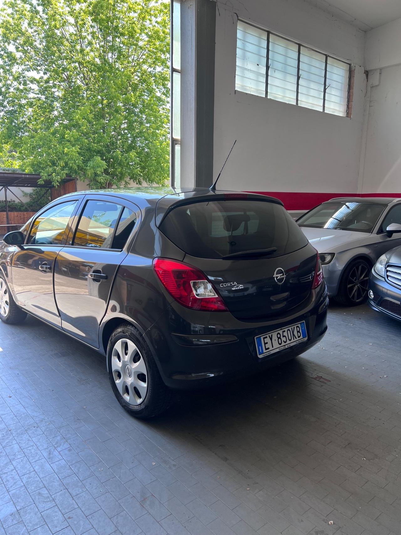 Opel Corsa 1.2 BENZINA/ GPL-2015-NEOPATENTATI