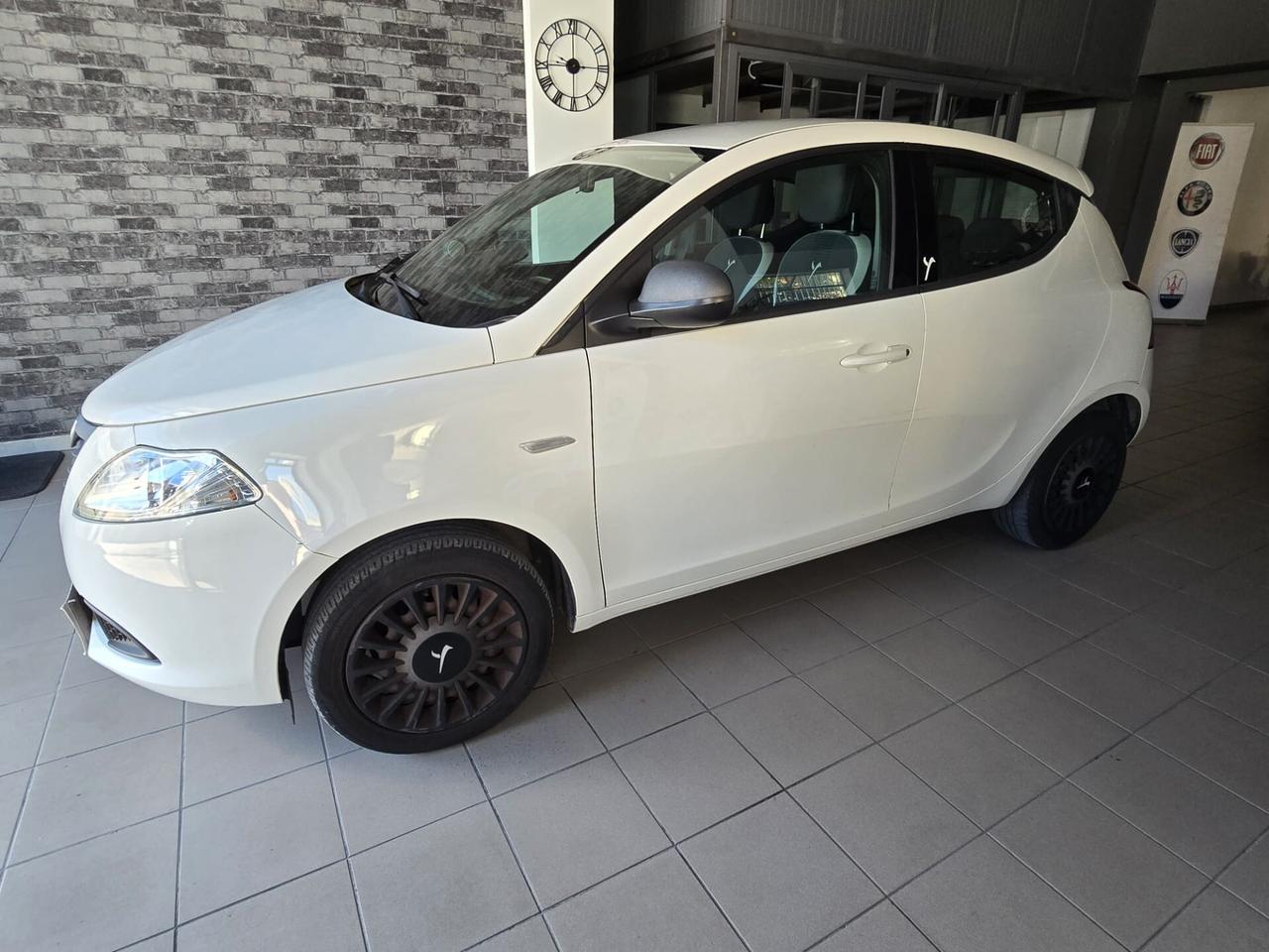 Lancia Ypsilon 1.2 69 CV 5 porte GPL Ecochic Gold