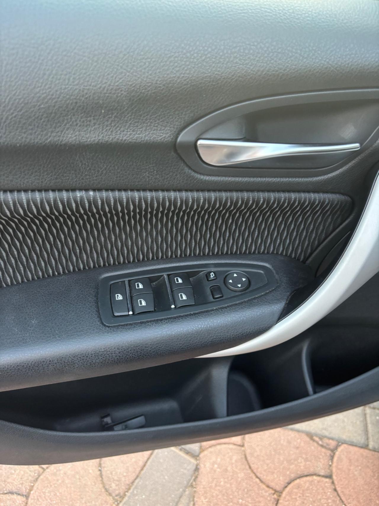 Bmw 118 118d 5p. Business Advantage