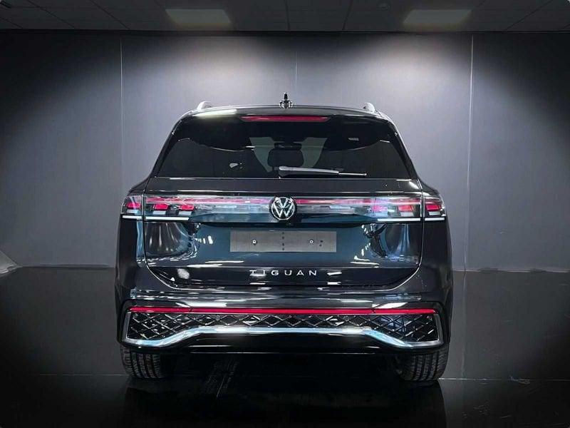 Volkswagen Tiguan 2.0 TDI 150 CV EVO SCR DSG R-Line Camera 360° Matrix Led 19"