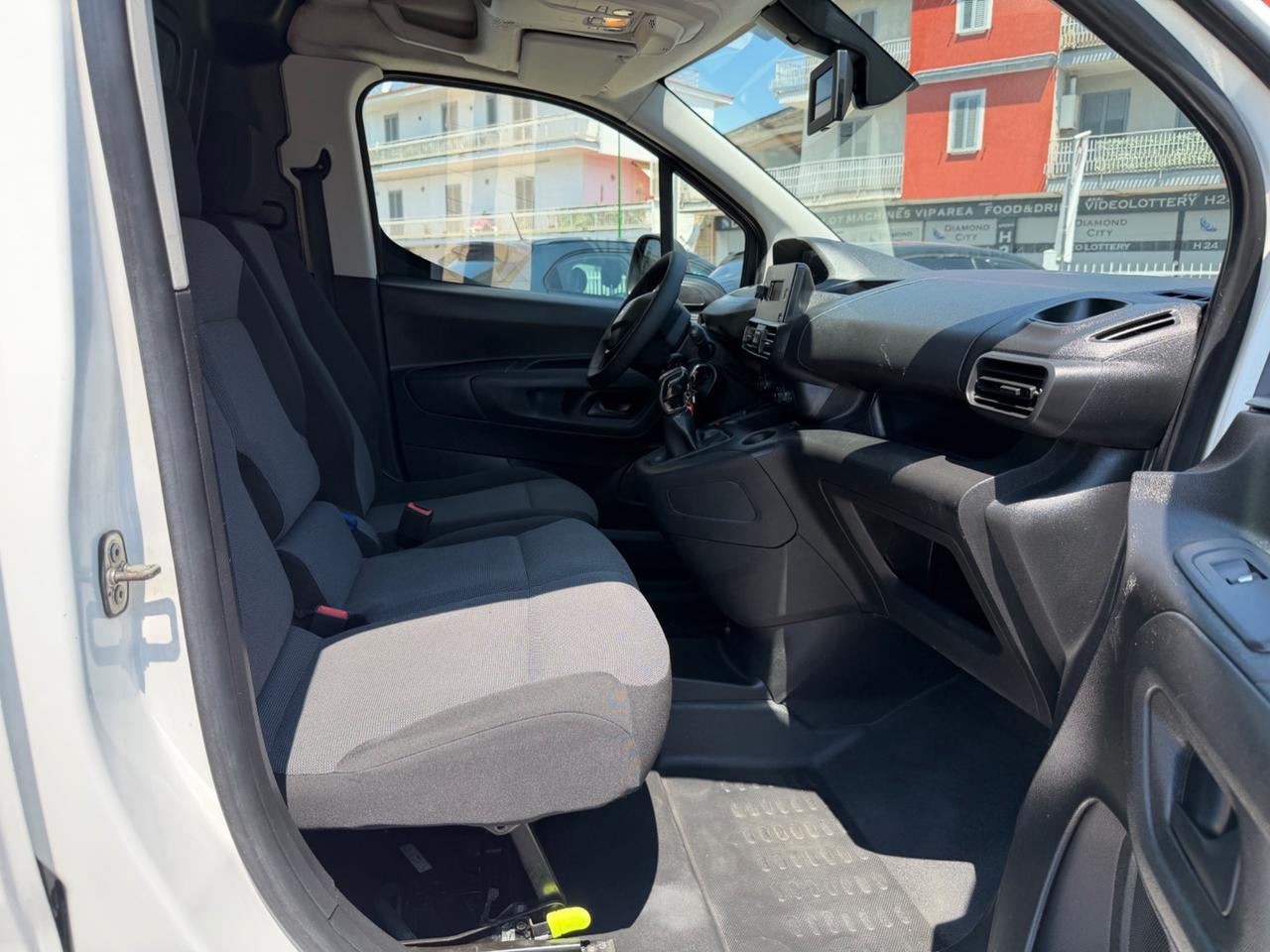 Peugeot Partner 1.5 BLUEHDI L2 100CV 3 posti - PASSO LUNGO -