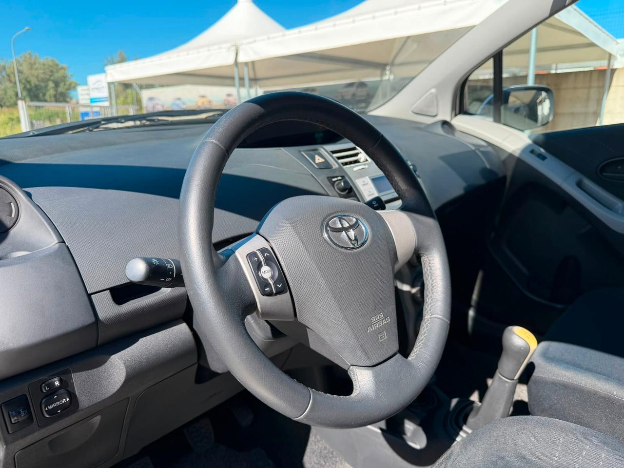 Toyota Yaris 1.0 5 porte Sol