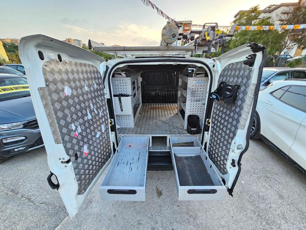 Fiat Doblo 1.6 MJTD 105CV CON SCAFFALI