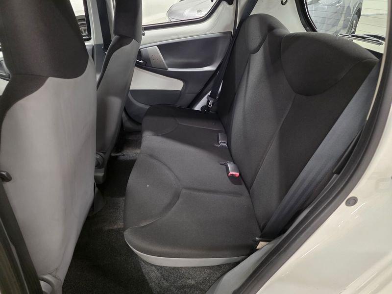 Toyota Aygo Aygo 1.0 12V VVT-i 5 porte Now Connect