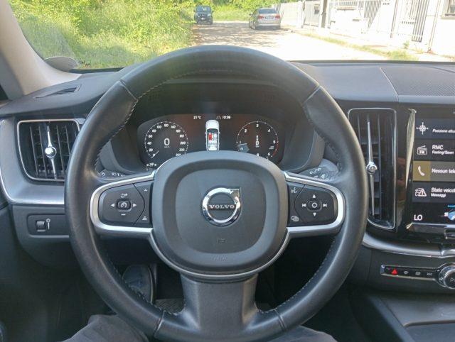 VOLVO XC60 B4 (d) Geartronic Momentum HYBRID/DIESEL