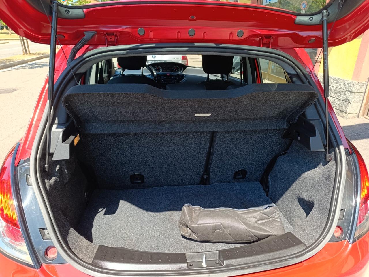 Lancia Ypsilon 1.2 69 CV 5 porte GPL Uniproprietario